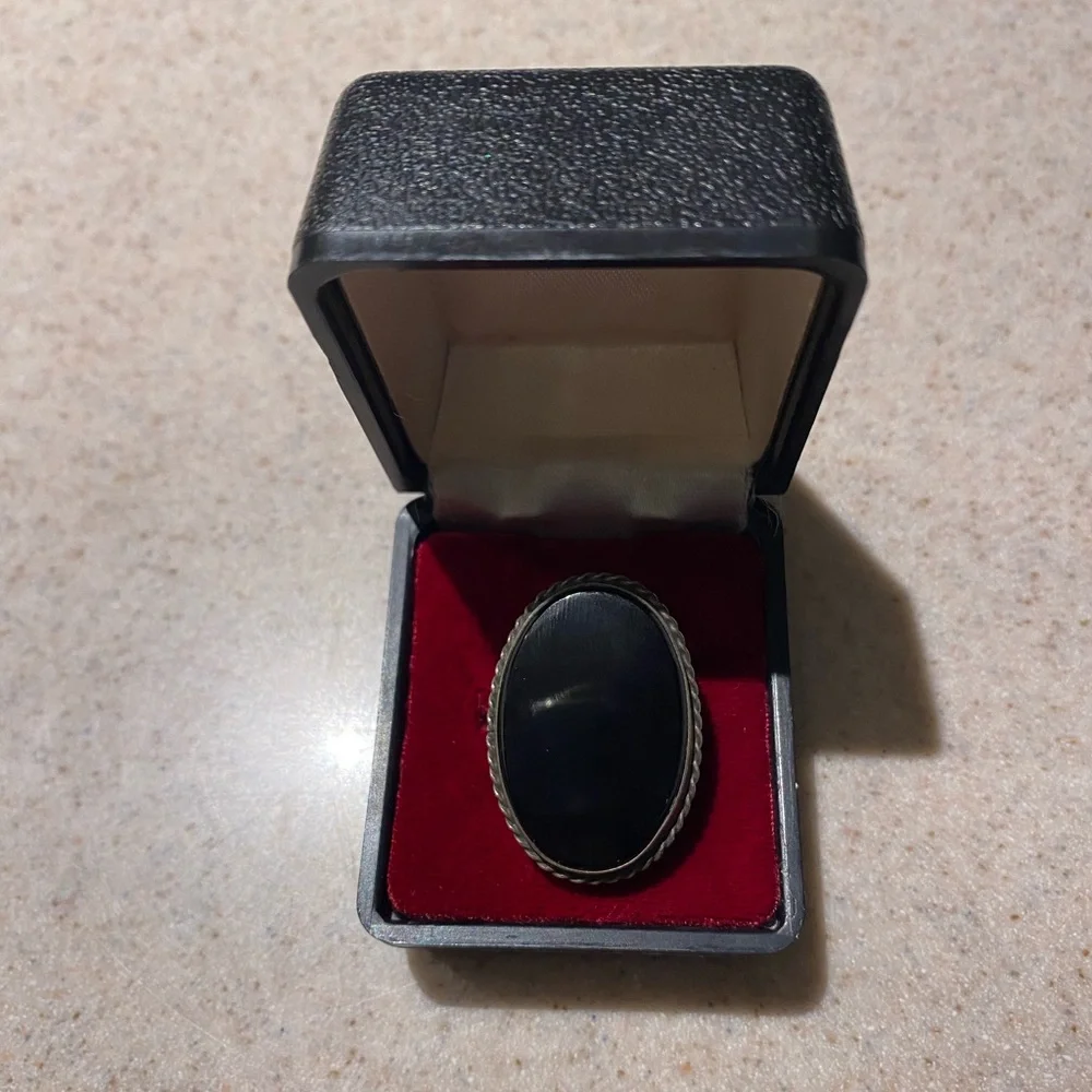 Vintage Antique Estate Oval Black Onyx Ring - Size 6.5 - Picture 3 of 10